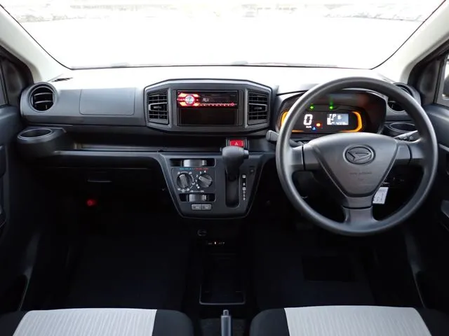 ミラ イース(ダイハツ)の車両写真