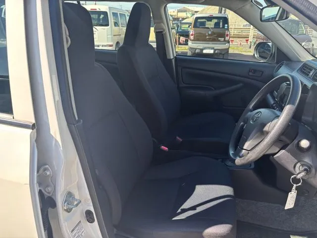 トヨタ プロボックスバン 2WD