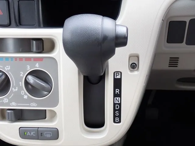 ムーヴ(ダイハツ)の車両写真