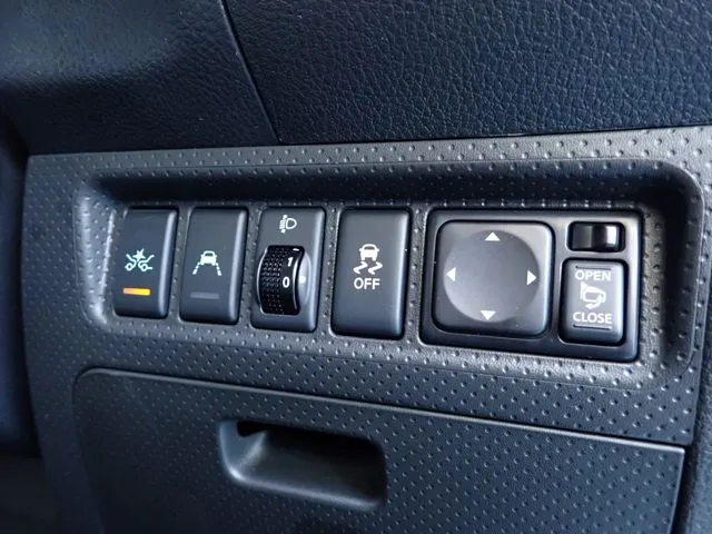 ニッサン　ＮＶ１５０　ＡＤ　４ＷＤ