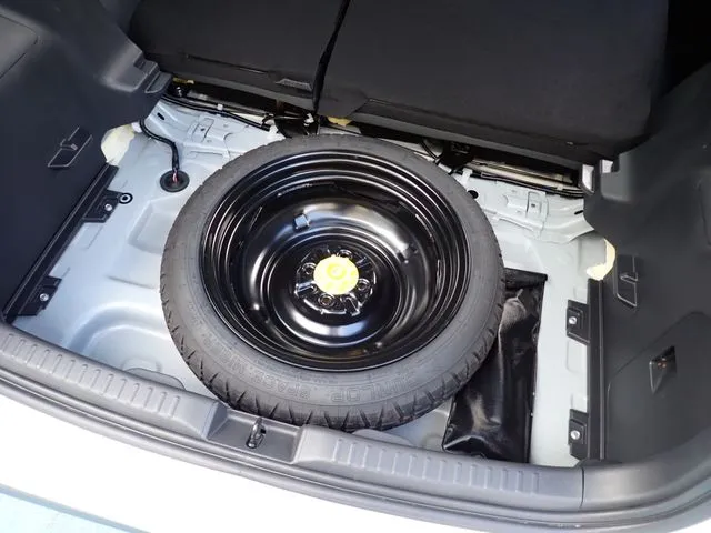 ヤリス（トヨタ）の車両写真