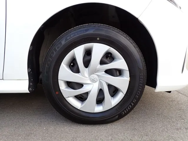 ヤリス（トヨタ）の車両写真