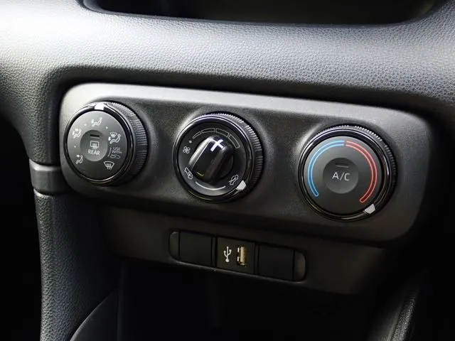 ヤリス（トヨタ）の車両写真