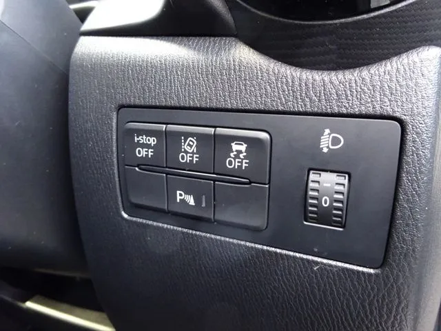 デミオ（マツダ）の車両写真