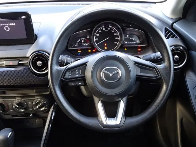 デミオ（マツダ）の車両写真