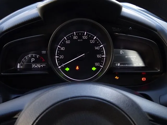 デミオ（マツダ）の車両写真