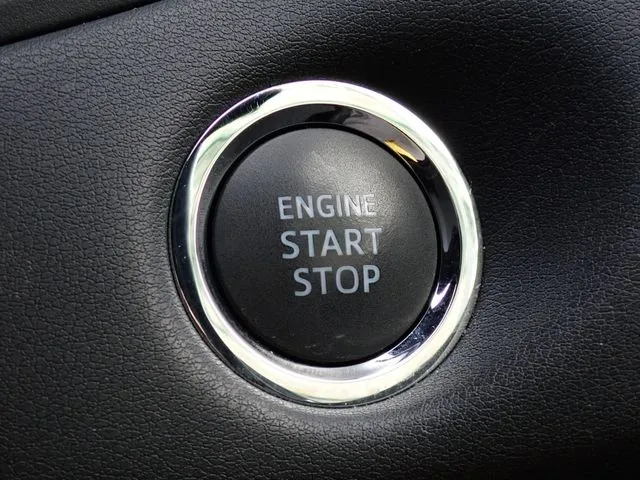 クラウン　セダン（トヨタ）の車両写真