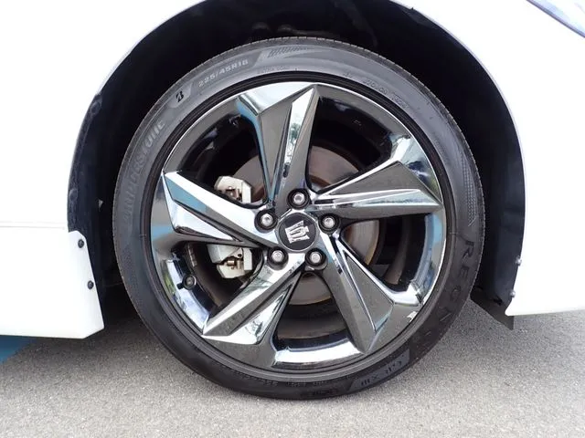 クラウン　セダン（トヨタ）の車両写真