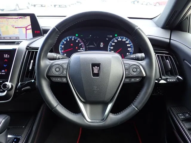 クラウン　セダン（トヨタ）の車両写真