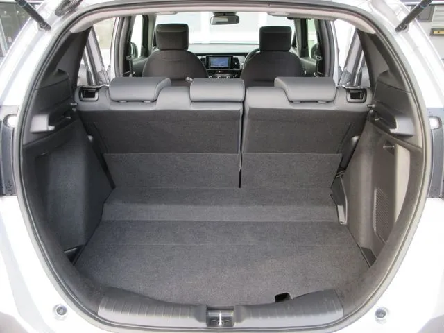 ホンダ フィット e:HEV 4WD