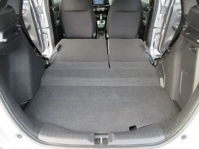 ホンダ フィット e:HEV 4WD