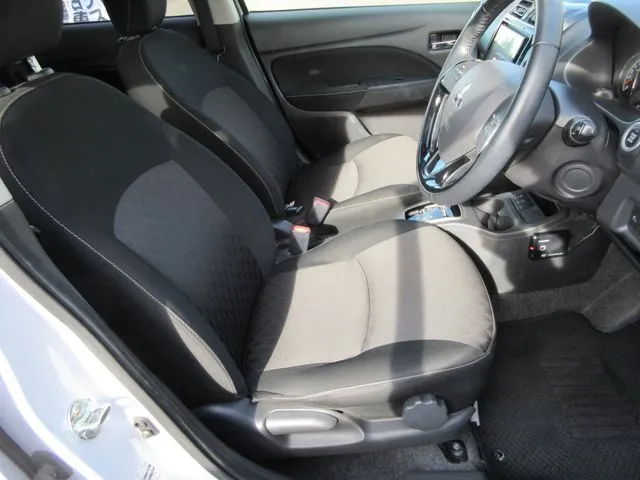 ミラージュHB(ミツビシ)の車両写真