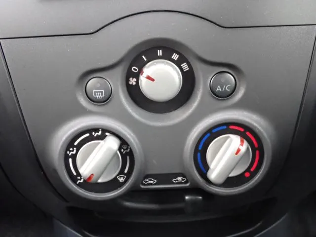 ノート（ニッサン）の車両写真