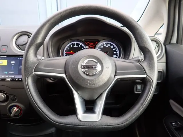 ノート（ニッサン）の車両写真