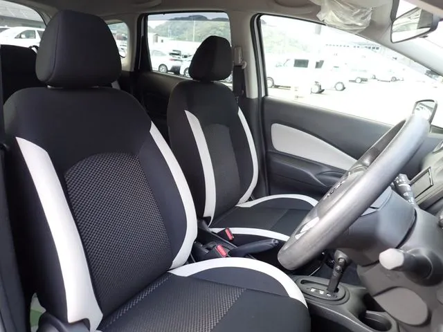 ノート（ニッサン）の車両写真