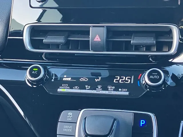 アクア（トヨタ）の車両写真