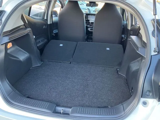 アクア（トヨタ）の車両写真