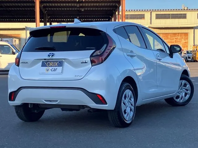 アクア（トヨタ）の車両写真