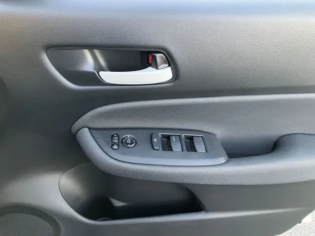 フィット e:HEV 4WD(ホンダ)の車両写真