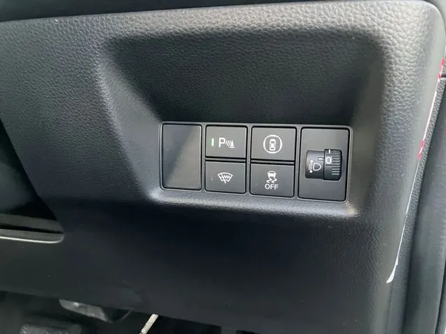 フィット e:HEV 4WD(ホンダ)の車両写真