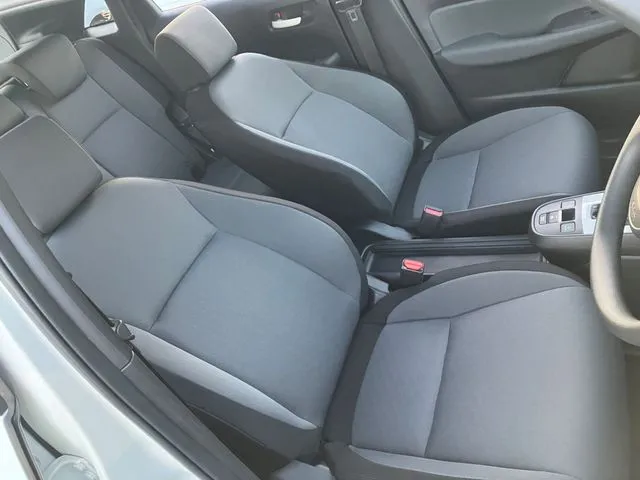 フィット e:HEV 4WD(ホンダ)の車両写真