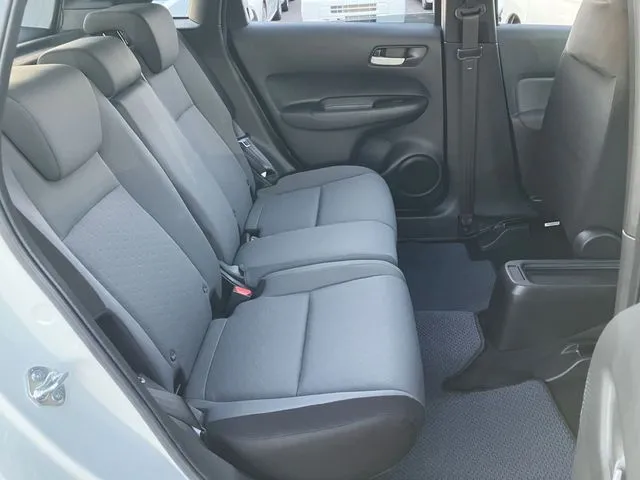 フィット e:HEV 4WD(ホンダ)の車両写真