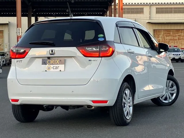 フィット e:HEV 4WD(ホンダ)の車両写真