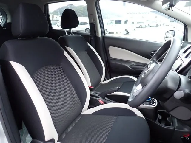 ノート（ニッサン）の車両写真