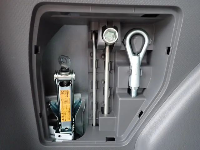 NV150 AD 2WD(ニッサン)の車両写真