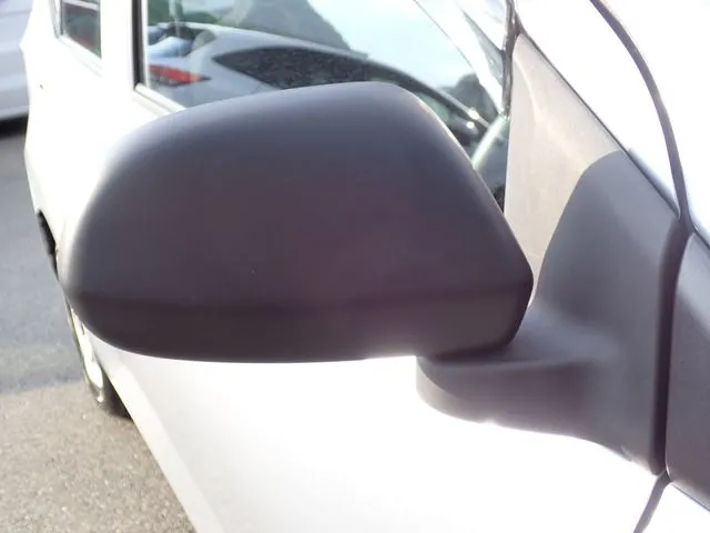 ミラ イース(ダイハツ)の車両写真