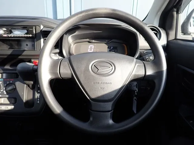 ミラ イース(ダイハツ)の車両写真