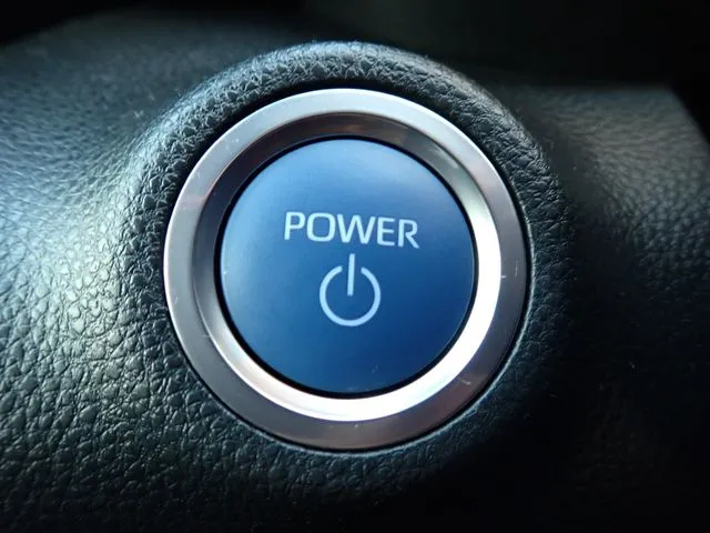 ヤリス　ハイブリッド（トヨタ）の車両写真