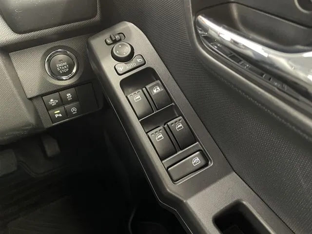 タフト(ダイハツ)の車両写真