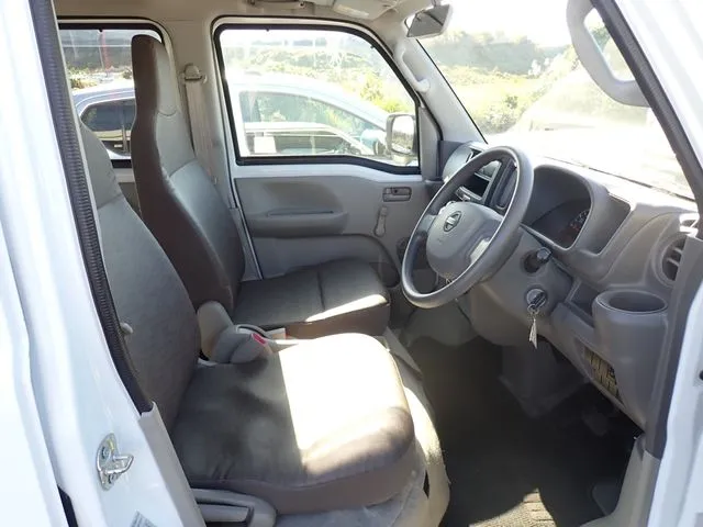 ニッサン NV100クリッパー