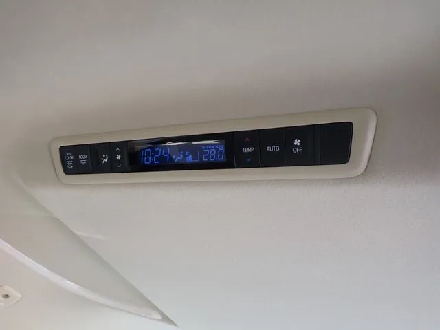 アルファード ハイブリッド 4WD(トヨタ)の車両写真