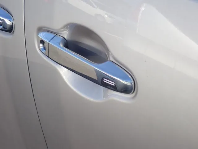 アルファード ハイブリッド 4WD(トヨタ)の車両写真