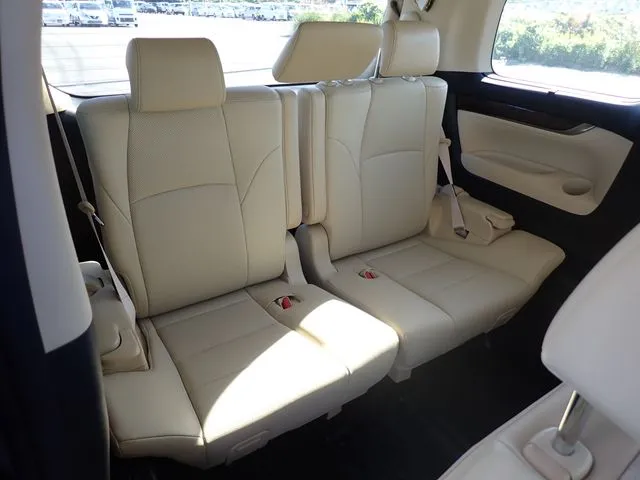 アルファード ハイブリッド 4WD(トヨタ)の車両写真