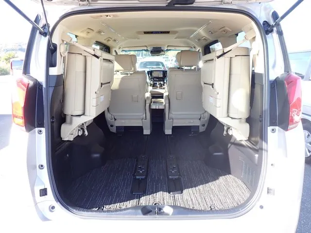 アルファード ハイブリッド 4WD(トヨタ)の車両写真