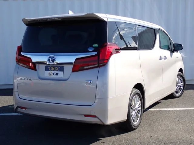 アルファード ハイブリッド 4WD(トヨタ)の車両写真