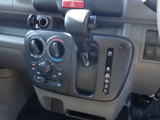スズキ　エブリイバン　４ＷＤ