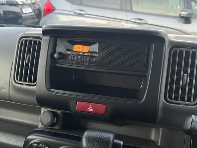 エブリイバン（スズキ）の車両写真