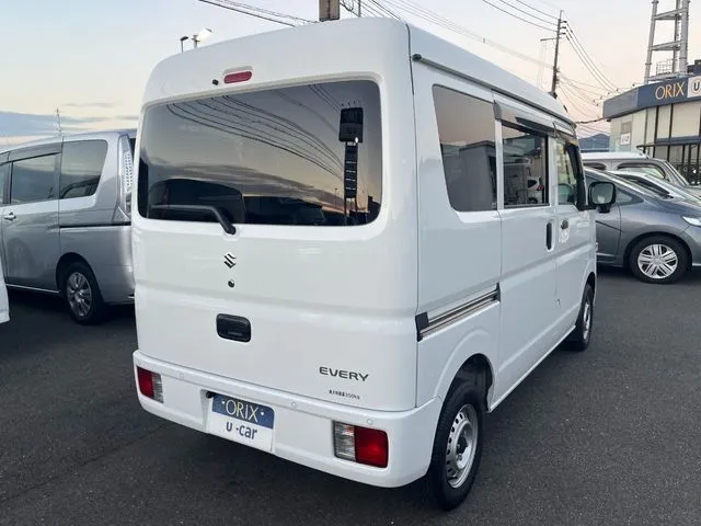 エブリイバン（スズキ）の車両写真
