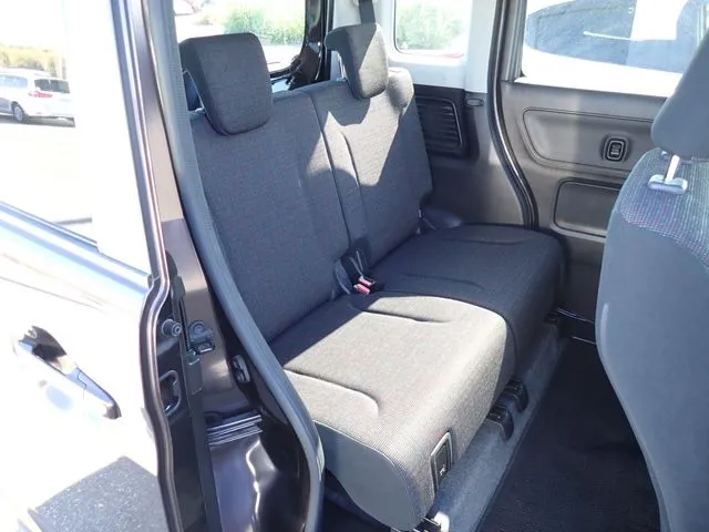 スペーシア（スズキ）の車両写真