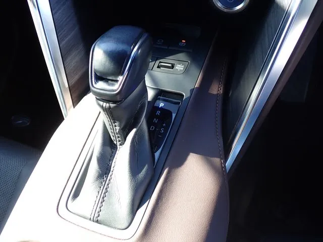 ハリアー ハイブリッド(トヨタ)の車両写真