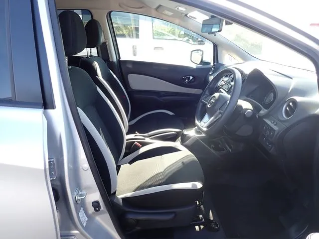 ノート（ニッサン）の車両写真