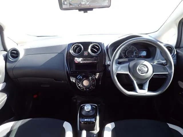 ノート（ニッサン）の車両写真