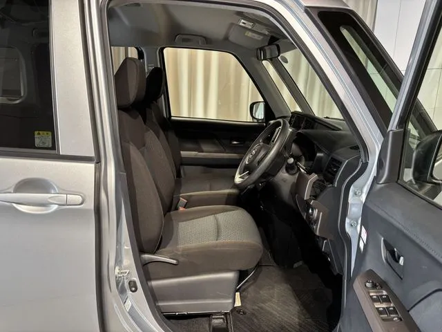 トール(ダイハツ)の車両写真