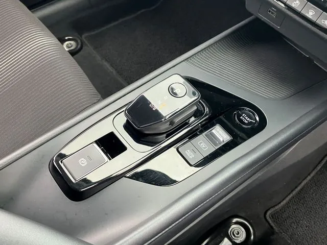 ノート　４ＷＤ（ニッサン）の車両写真