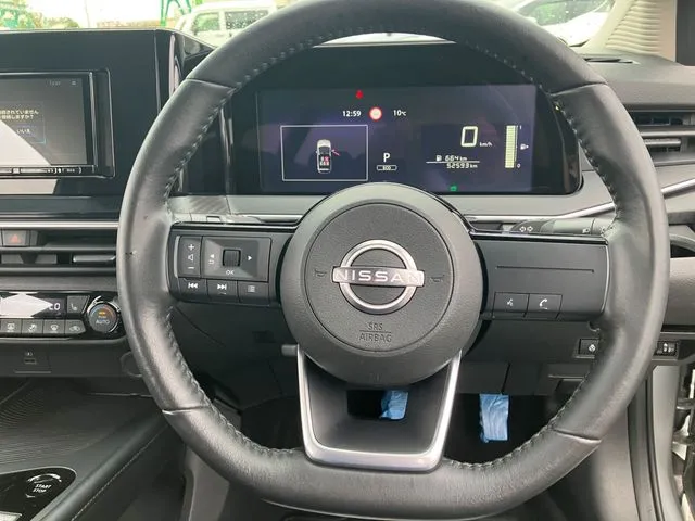 ノート　４ＷＤ（ニッサン）の車両写真