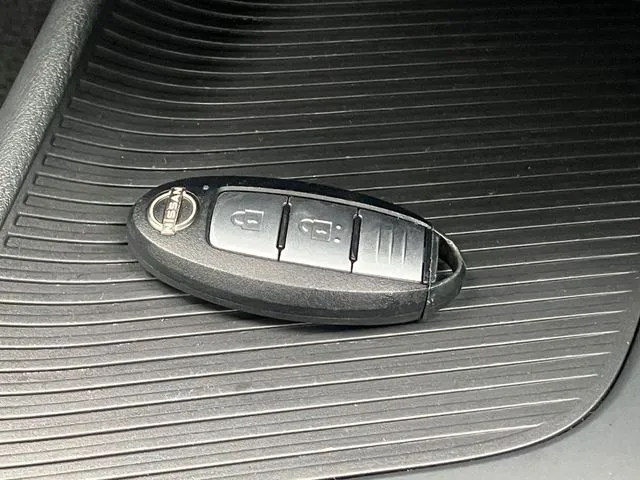 ノート　４ＷＤ（ニッサン）の車両写真